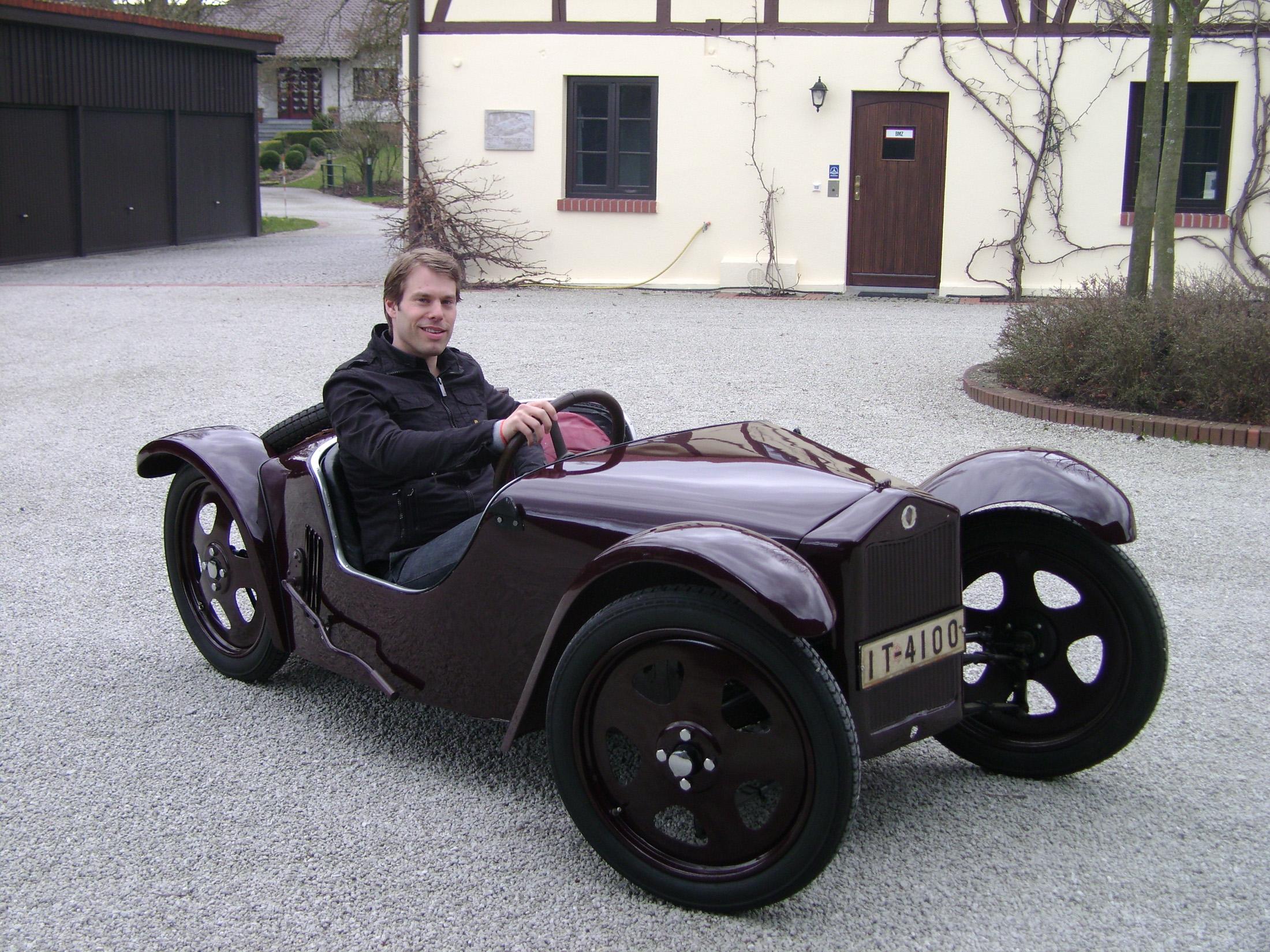 Paul Schilperoord with the Maikäfer, 2009